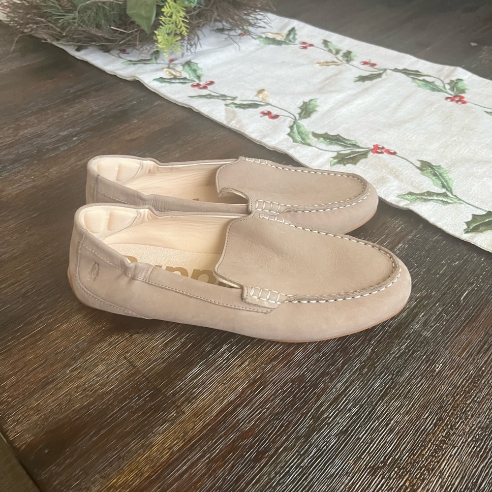 Hush Puppies Flats